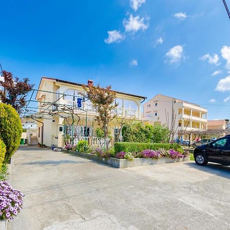 Apartments Mijatovic Lopar Exterior foto