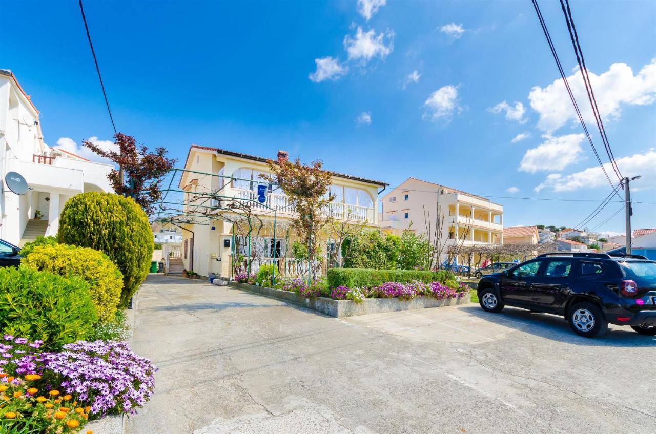 Apartments Mijatovic Lopar Exterior foto