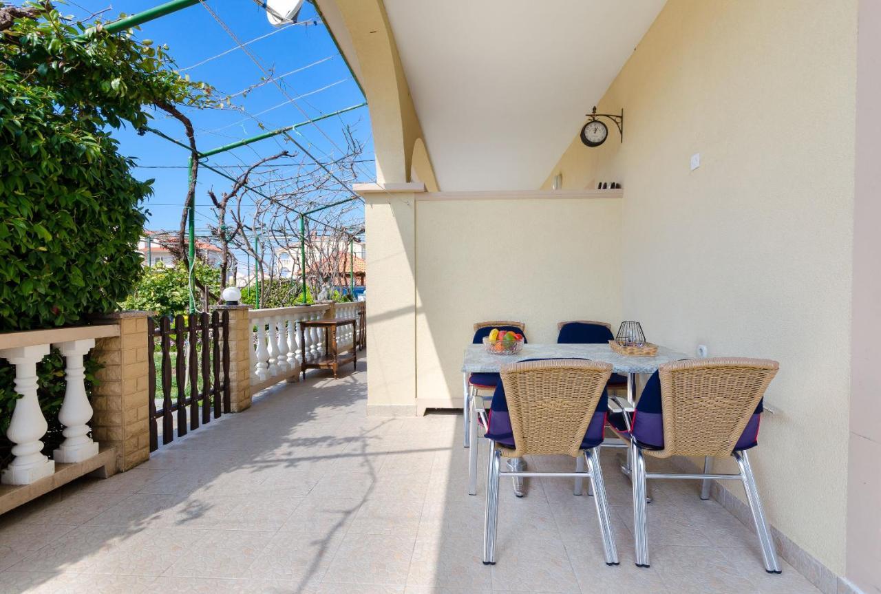 Apartments Mijatovic Lopar Exterior foto